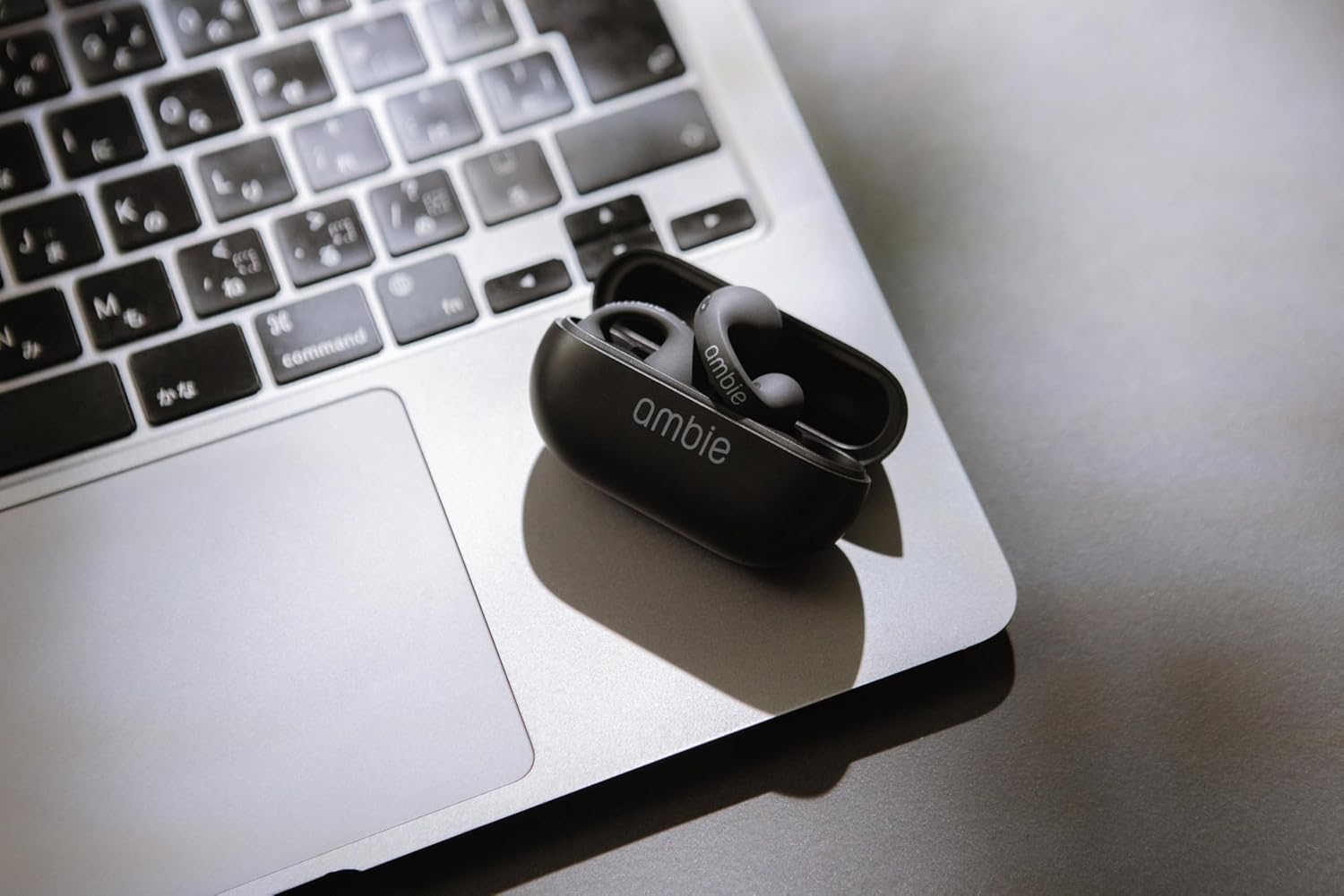 ambie sound earcuffs AM-TW02 Black×Black AMBIE SOUND EARCUFFS AM-TW02 BLACK OPEN-EAR WIRELESS EARPHONE